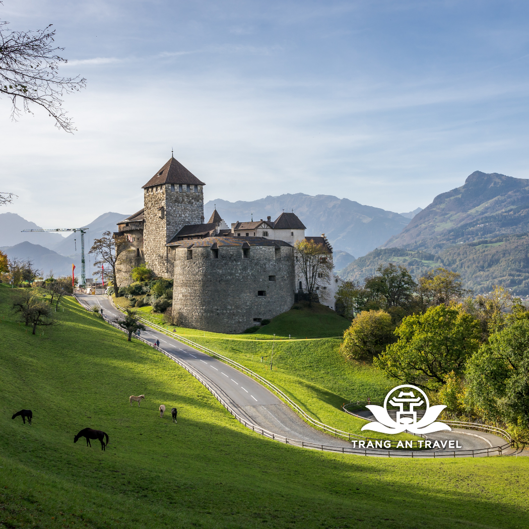 Tour Du Lịch Châu Âu: Đức - Pháp - Thuỵ Sĩ - Ý – Liechtenstein 10 Ngày 9 Đêm Bay Vietnam Airlines